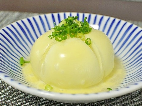 レンジでチン!新玉ねぎの白だしチーズ蒸し